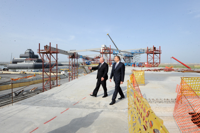 Президент Азербайджана принял участие в церемонии сдачи в эксплуатацию новой взлетно-посадочной полосы в аэропорту Гейдар Алиев (ФОТО)