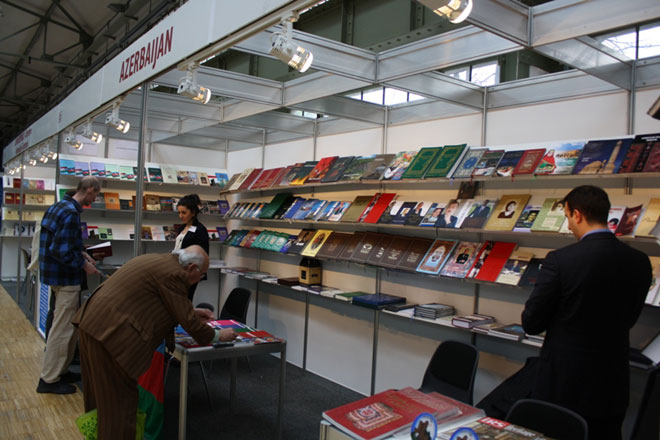 Азербайджан принял участие в Международной книжной выставке в Будапеште (ФОТО)