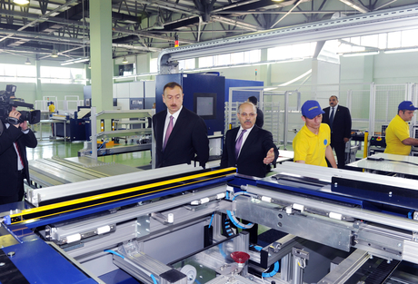 Prezident İlham Əliyev Sumqayıtda Azgüntex zavodunun açılışında iştirak edib (FOTO)