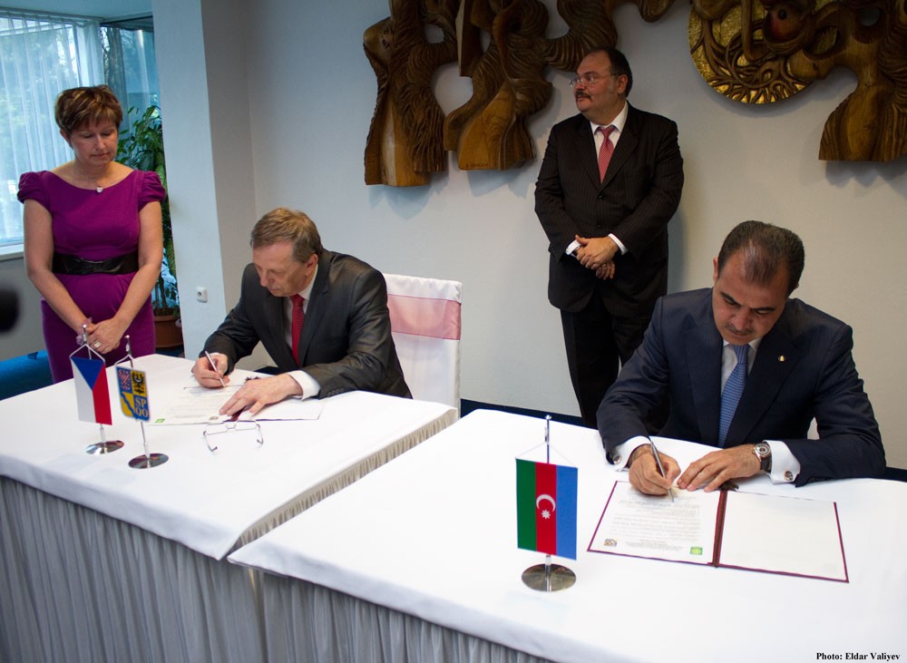 Между городами Гянджа и Оломоуц подписан меморандум о сотрудничестве