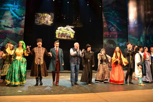 Гастроли азербайджанского театра пройдут в Санкт-Петербурге и Ярославле (фото)