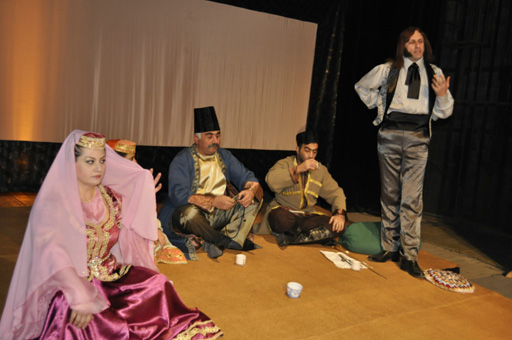 Творческий коллектив Гянджинского драмтеатра выступит в Баку (фото)