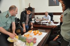В Баку пресечена попытка передачи заключенному наркотиков внутри апельсина (ФОТО)