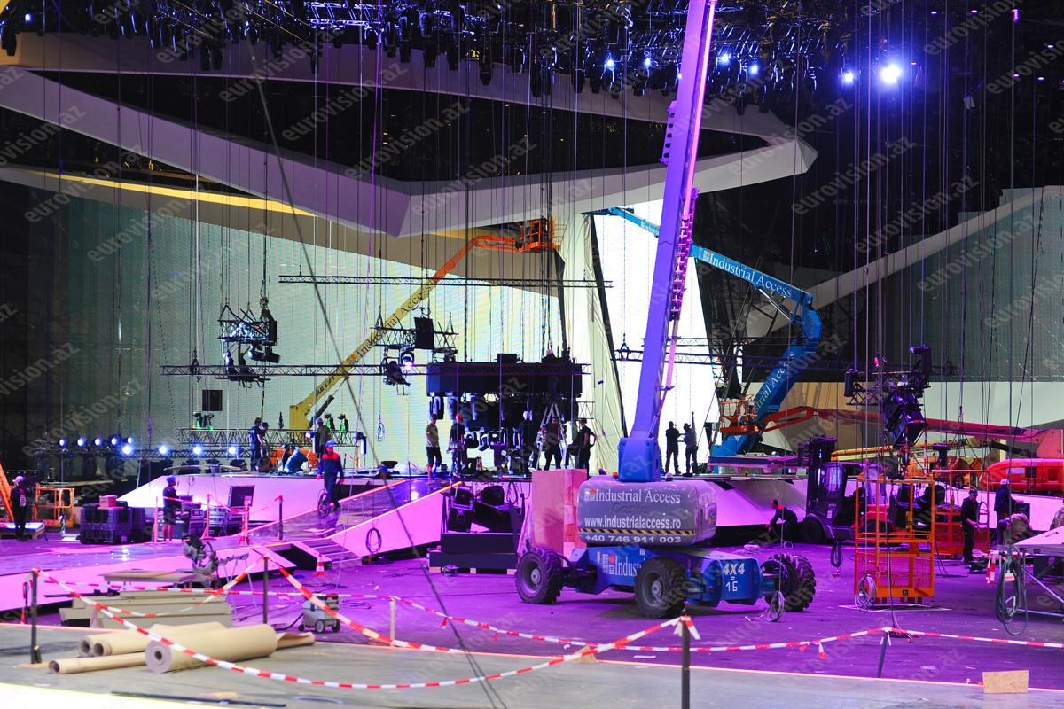 Завершается подготовка к "Евровидению" в "Baku Crystal Hall" (ФОТО)