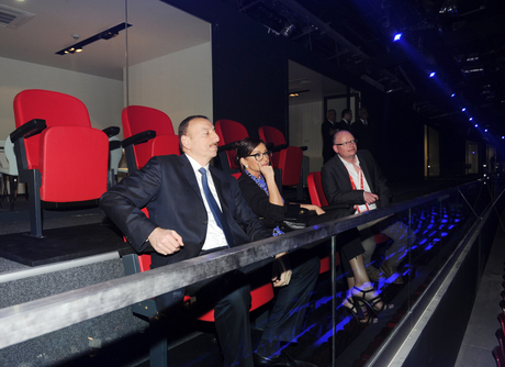 Президент Азербайджана и его супруга приняли участие в открытии "Baku Crystal Hall", где состоится конкурс "Евровидение-2012" (ФОТО)