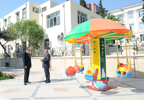 İlham Əliyev Bakının İnşaatçılar prospektində salınan yeni istirahət parkı ilə tanış olub (FOTO) - Gallery Image