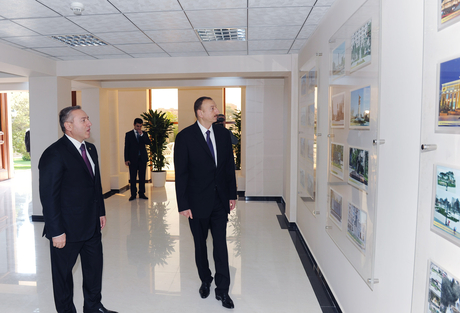 Prezident İlham Əliyev Bakının Nəsimi Rayon İcra Hakimiyyətinin yeni inzibati binasının açılışında iştirak edib (FOTO)