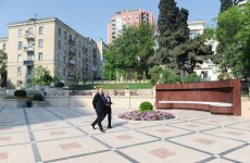 İlham Əliyev Bakının İnşaatçılar prospektində salınan yeni istirahət parkı ilə tanış olub (FOTO) - Gallery Thumbnail