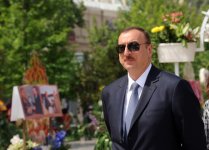 Azərbaycan Prezidenti və xanımı Bakıda təşkil olunan Gül bayramında iştirak ediblər (FOTO) - Gallery Thumbnail