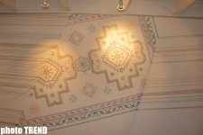 Фаиг Ахмед представил искаженные азербайджанские ковры ручной работы (фото)