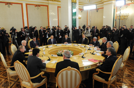 Президент Ильхам Алиев принял участие в неформальном заседании Совета глав государств стран-членов СНГ (ФОТО)