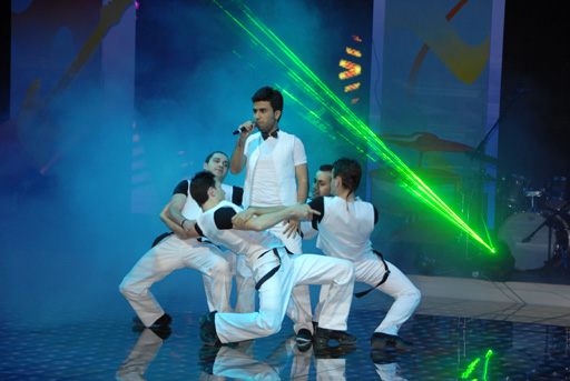 Объявлены результаты полуфинала песенного конкурса "Univision" (фотосессия)