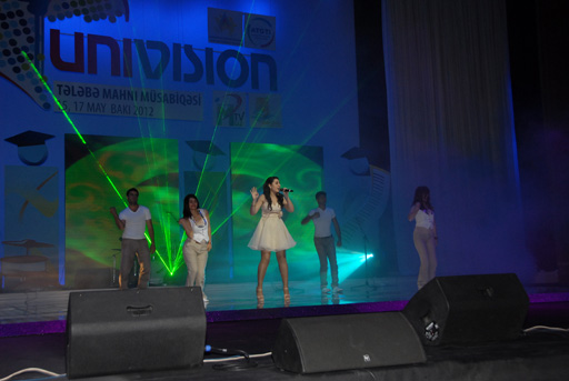 Объявлены результаты полуфинала песенного конкурса "Univision" (фотосессия)