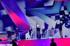 Представитель Грузии на "Евровидении-2012" с сестрой на сцене "Baku Crystal Hall" (фотосессия)