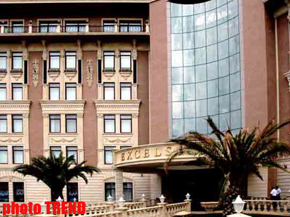 Отель Excelsior Hotel Baku объявил об открытии летнего сезона на открытом бассейне