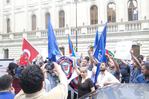 Protest action held outside Iranian embassy in Baku (PHOTO)