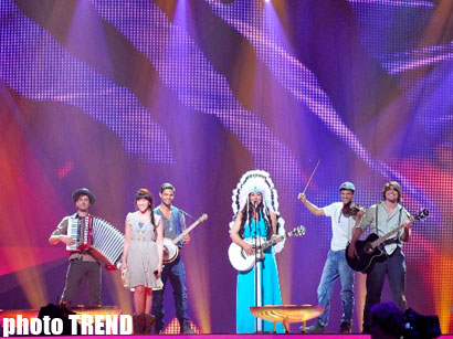 Eurovision 2012 Dutch participant presents her song (PHOTO)