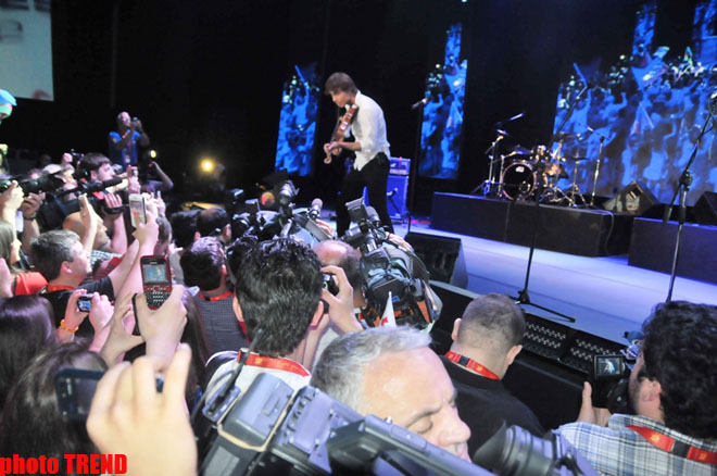 Грандиозная церемония открытия "Евровидения 2012" в "Евроклубе" - звезды на красной дорожке  (фотосессия)