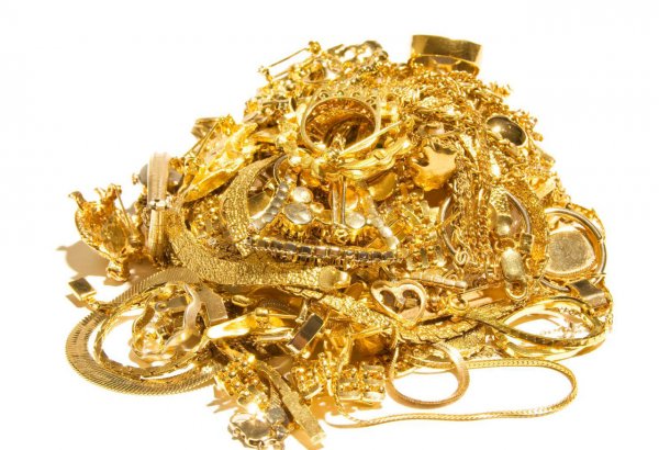 В Париже у 97-летней пенсионерки украли слитки золота и украшения на €800 тыс.
