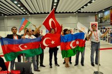 Азербайджанские и турецкие журналисты приняли участие в прямом эфире TRT в пресс-центре "Baku Crystal Hall"  (фото)
