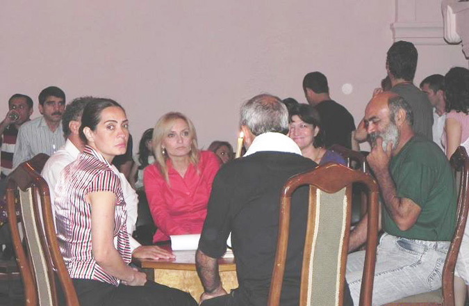 Азербайджанский театр участвует в международном фестивале "Белое и Черное"