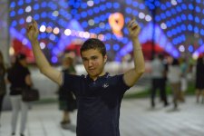 Fanatlar "Bakı Kristal Zalı"nda keçirilən "Eurovision 2012"-nin II yarımfinalına gəlirlər (FOTOSESSİYA) - Gallery Thumbnail