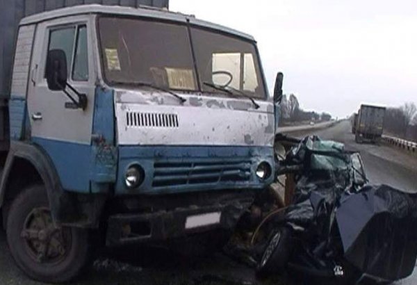 DİN: Tovuzda “Mercedes”lə “KamAZ”ın toqquşması nəticəsində 3 nəfər ölüb