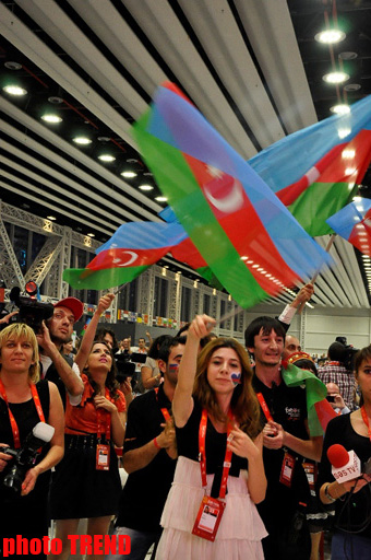 "Eurovision 2012"-nin açılışı zamanı "Bakı Kristal Zalı"nda Azərbaycan rəqsləri (FOTO) - Gallery Image