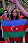 Азербайджанские танцы в пресс-центре Baku Crystal Hall -  открытие "Евровидения-2012" (фотосессия)