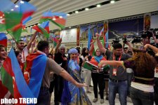 "Eurovision 2012"-nin açılışı zamanı "Bakı Kristal Zalı"nda Azərbaycan rəqsləri (FOTO)