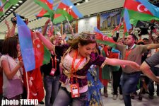 "Eurovision 2012"-nin açılışı zamanı "Bakı Kristal Zalı"nda Azərbaycan rəqsləri (FOTO) - Gallery Thumbnail