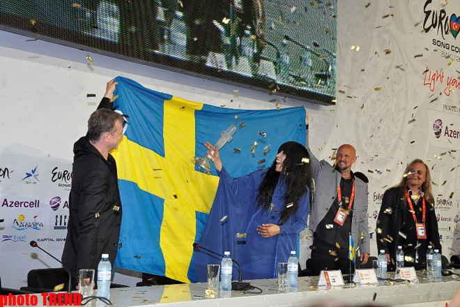 Первые фото победительницы "Евровидения- 2012" Лорин (фотосессия)