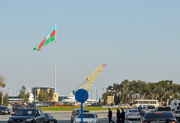 В Баку открылось автодвижение в направлении площади Азадлыг