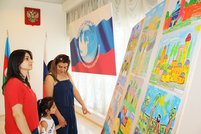 В Баку наградили победителей детского конкурса "Земное и небесное" (фото)