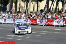 David Coulthard demonstrated the show in Baku (PHOTO)