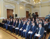 Президент Азербайджана принял участие в конференции по итогам первого года Госпрограммы развития Баку и его поселков (версия 2) (ФОТО)