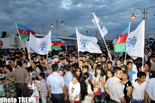 Молодежное объединение партии "Ени Азербайджан" организовало концерт "Гейдар Алиев: От спасения к прогрессу" (ФОТО)