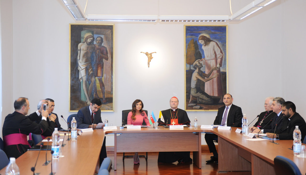 Heydər Əliyev Fondu ilə Vatikan arasında razılaşma imzalanıb (FOTO)
