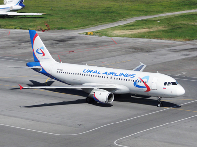 Самолет "Уральских авиалиний" экстренно сел в Баку из-за угрозы взрыва