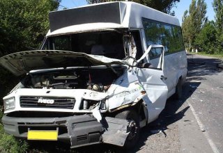 Bus full of students in Turkey gets into road accident