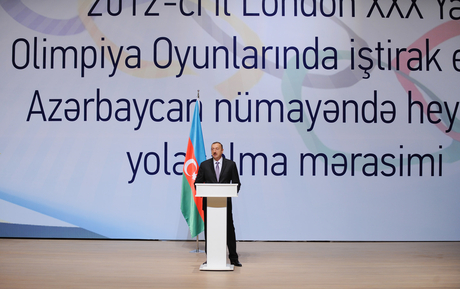 Azərbaycan Prezidenti və xanımı Olimpiya Oyunlarında iştirak edəcək nümayəndə heyətinin yola salınması mərasimində iştirak ediblər (FOTO)