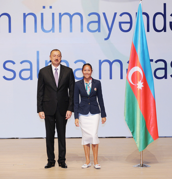 Президент Ильхам Алиев и его супруга приняли участие в церемонии проводов азербайджанских олимпийцев (ФОТО)
