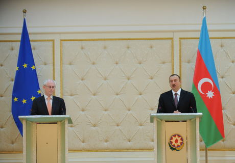 Президент Ильхам Алиев: Связи между Азербайджаном и европейскими институтами успешно развиваются (ФОТО)