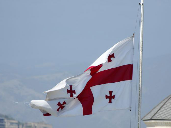 В Сочи поднят флаг Грузии