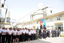 İlham Əliyev Bakıda yeni sement zavodunun açılışında iştirak edib (FOTO)