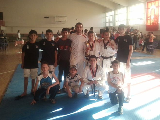 Azərbaycanın gənc taekvondoçuları beynəlxalq yarışlarda 12 medal qazanıblar (FOTO)