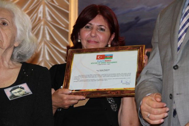 Руководитель Дома-музея Джафара Джаббарлы награждена дипломом (фото)
