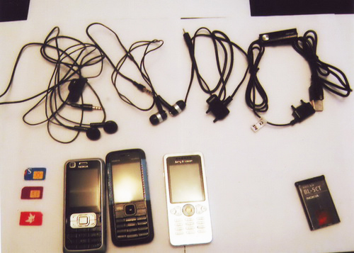 Пресечена попытка передачи в Гобустанскую тюрьму мобильных телефонов (фото)