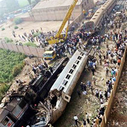 Причиной схода поезда с рельсов в Египте стало значительное превышение скорости
