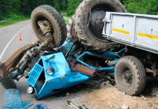 Beyləqanda traktor aşıb - 1 ölü